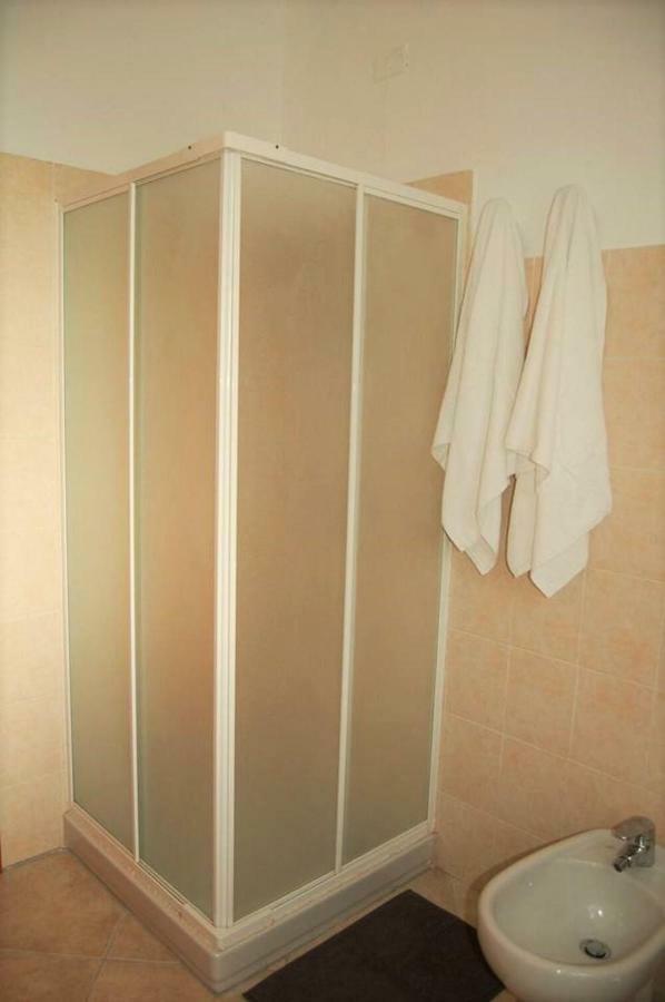 Gaietta Bed & Breakfast Frassineto Po Luaran gambar