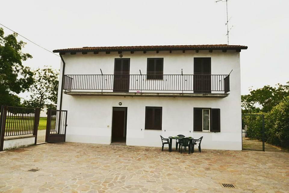 Gaietta Bed & Breakfast Frassineto Po Luaran gambar