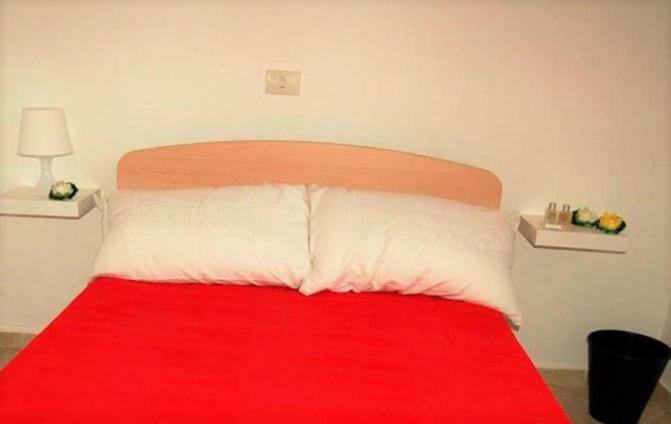 Gaietta Bed & Breakfast Frassineto Po Luaran gambar