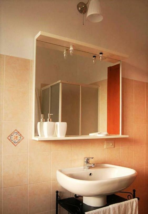 Gaietta Bed & Breakfast Frassineto Po Luaran gambar