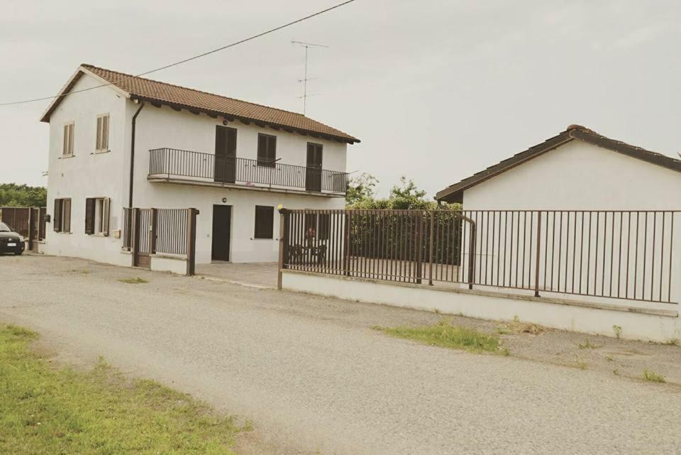 Gaietta Bed & Breakfast Frassineto Po Luaran gambar