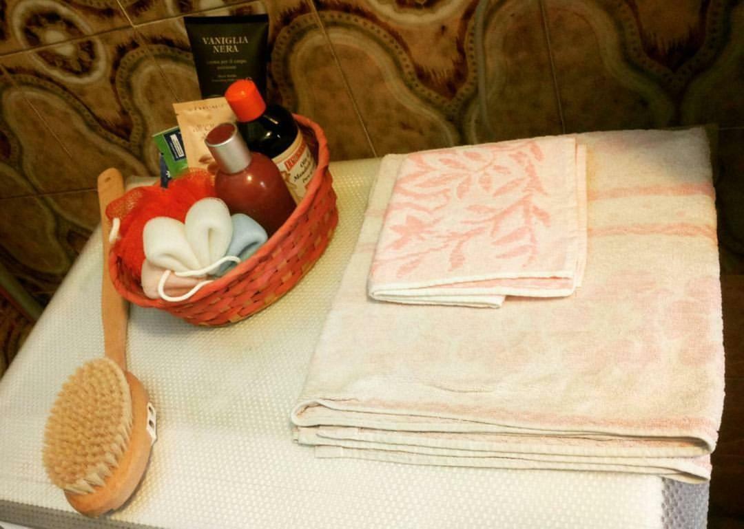 Gaietta Bed & Breakfast Frassineto Po Luaran gambar